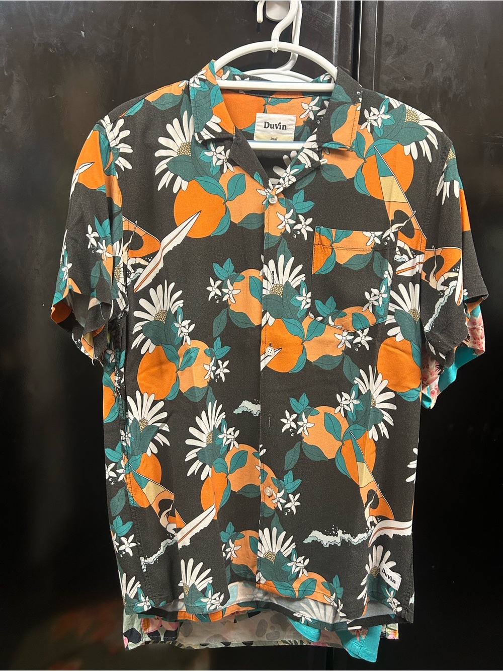 Duvin Black Orange Floral Short-Sleeve Button-Down Shirt. Small